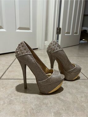 Studded Glitter Platform High Heels - Gold